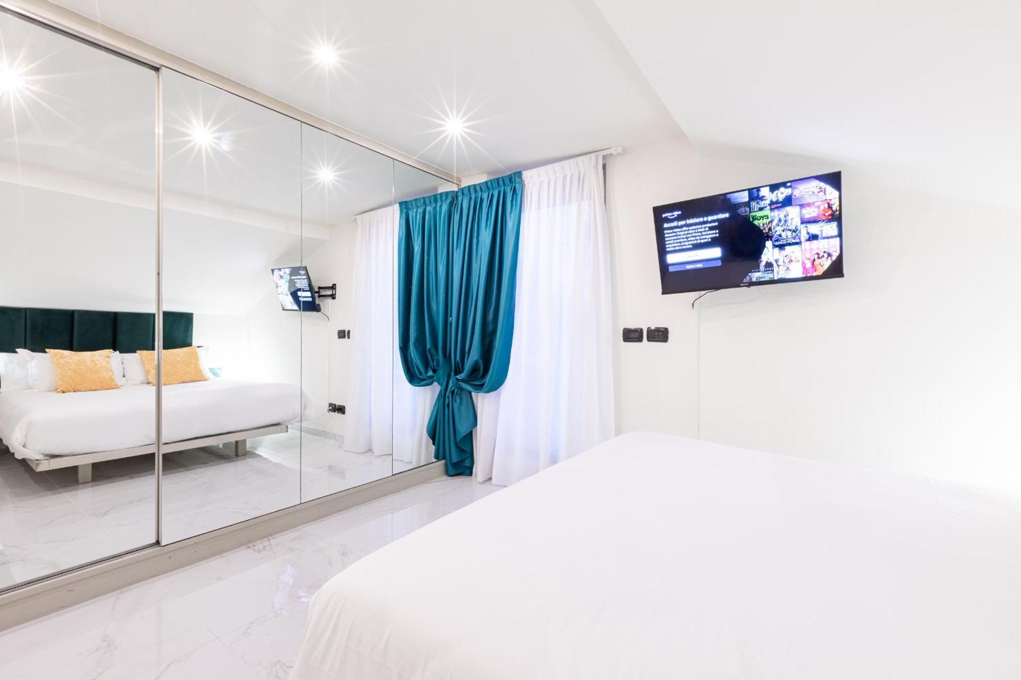 Monte Napoleone Split-Level Terrace Apartment - Top Collection Mailand Exterior foto