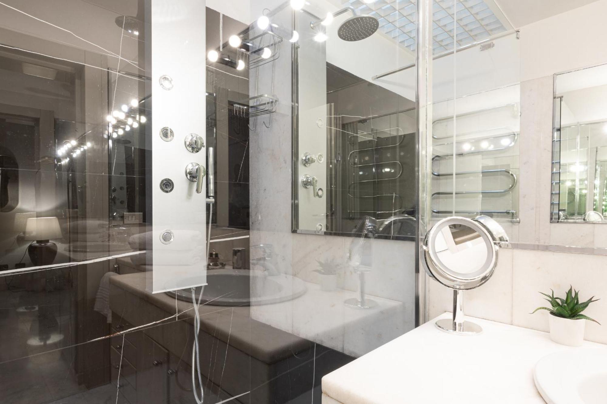 Monte Napoleone Split-Level Terrace Apartment - Top Collection Mailand Exterior foto